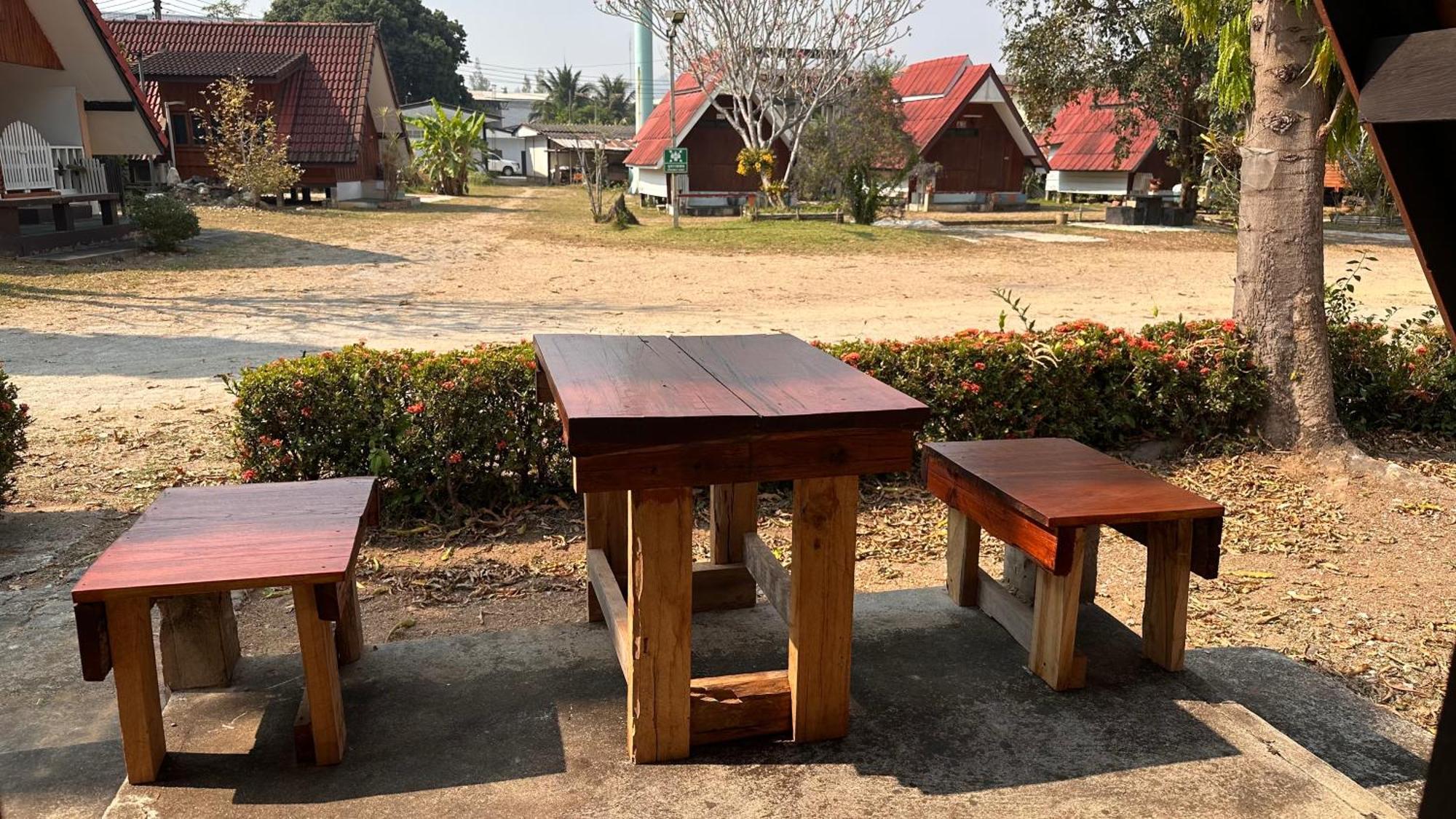 Mae Chaem Hotel And Resort Eksteriør bilde